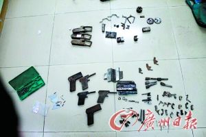 警方起获的制枪工具、枪支零件。