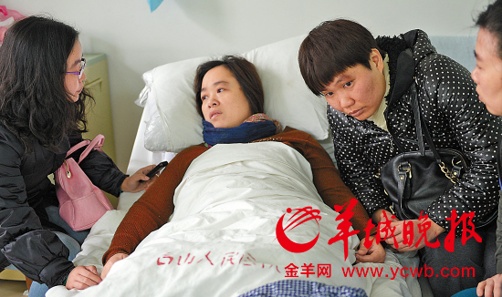 　　8日，刘永超生前的同事、朋友纷纷来到医院探望其妻子蔡瑞贤