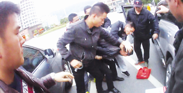 深挖线索查毒贩