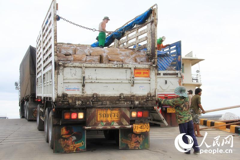 枪声之后：昔日贩毒&ldquo;金三角&rdquo;如今成黄金通道【7】
