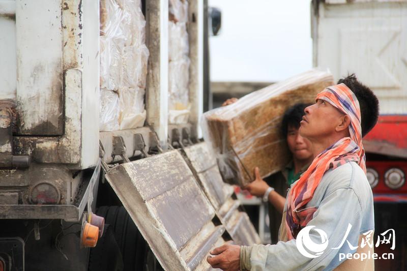 枪声之后：昔日贩毒&ldquo;金三角&rdquo;如今成黄金通道【9】