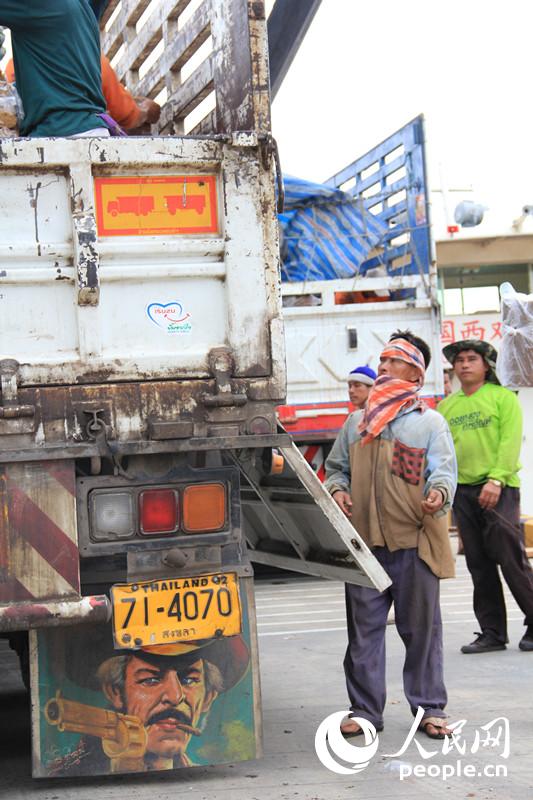 枪声之后：昔日贩毒&ldquo;金三角&rdquo;如今成黄金通道【12】