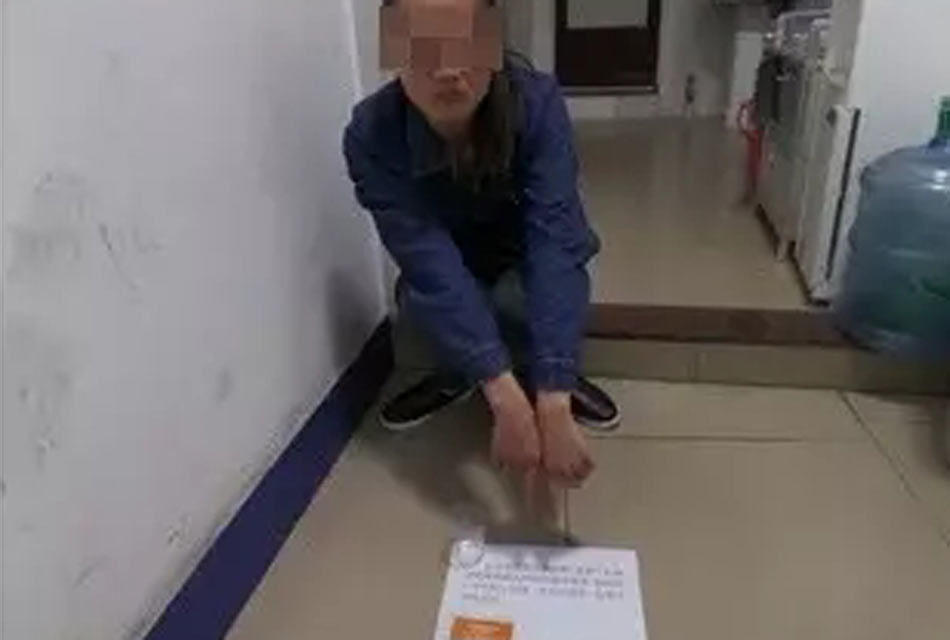 云浮8年轻男女酒吧里聚众吸毒 警察缴获疑似毒品67.27克