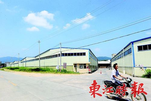 叶斌傑带领村民修建了牛叶村活动中心。