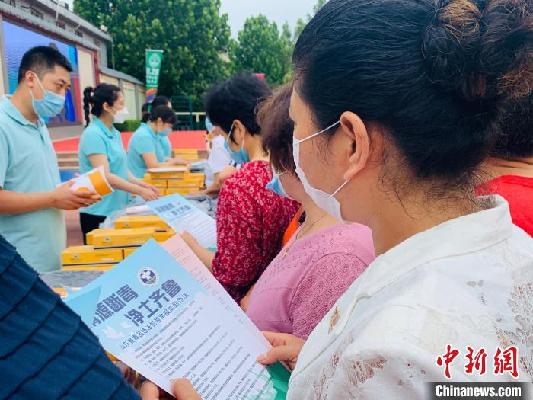 å±±ä¸è¦æ¹æ¨å¨æ¯åé¢é²å®£ä¼ æè²å
¨è¦çï¼ç®åå·²å»ºææ¯åé¢é²æè²ç¤ºè妿 ¡2000使ï¼åºå®æè²åºæ1200ä½å¤ãå±±ä¸çå
¬å®å
ä¾å¾ã