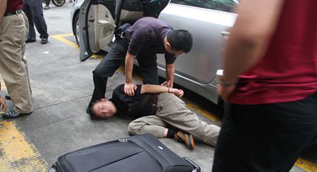 特大制贩毒团伙抓捕现场