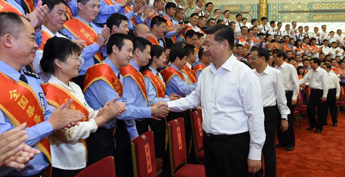 习近平会见全国禁毒工作先进集体代表和个人