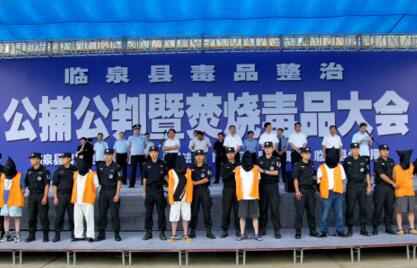 甩掉“帽子”，“重拳”不丢