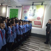 “红领巾”志愿者