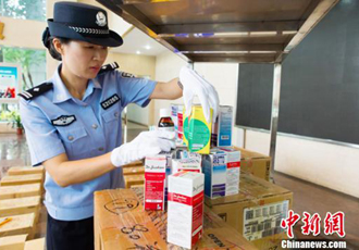 广州黄埔海关查获新型毒品“止咳水”3522瓶