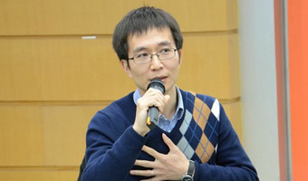 李胜强从心理学角度谈青少年吸毒问题