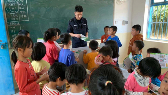 广东湛江开展禁毒宣传活动