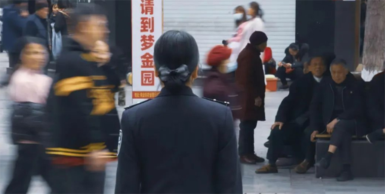 【致敬公安英模】孤胆巾帼斗毒魔！她是屡建奇功的缉毒女将