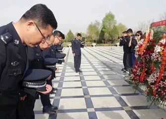 清明时节泪纷纷，禁毒英烈在民心！