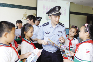 天津北辰区宜兴埠镇启动禁毒宣传月活动(图)