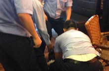 海口一名男子吸毒后持刀威胁路人 被警方制服