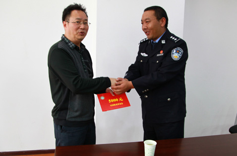 中国禁毒基金会慰问西藏山南禁毒民警