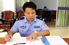 罗义赤：用心唤起潜在毒魔下的良知