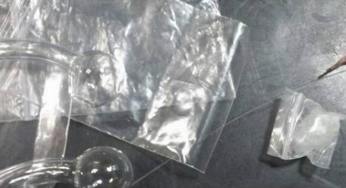 贴身内衣藏毒品 情绪慌张冒冷汗