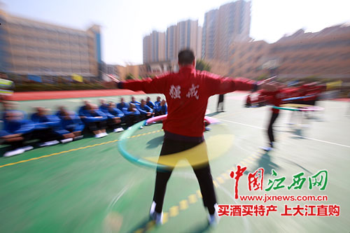 戒毒所里的运动会（图）