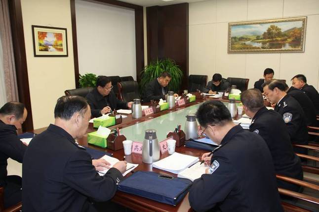 泽巴足主持召开甘肃省禁毒委主任会议