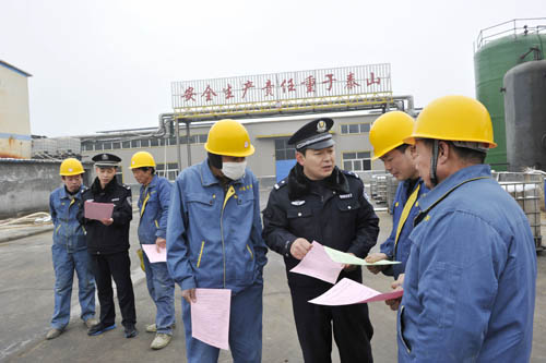 山东定陶：禁毒宣传走进易制毒化学品企业