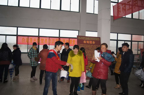 安徽庐江县白湖派出所开设禁毒宣传流动课堂