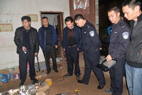 封开警方侦破一个制毒造枪重大团伙案件